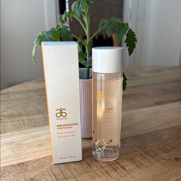 Arbonne micellar water - Picture 1 of 4